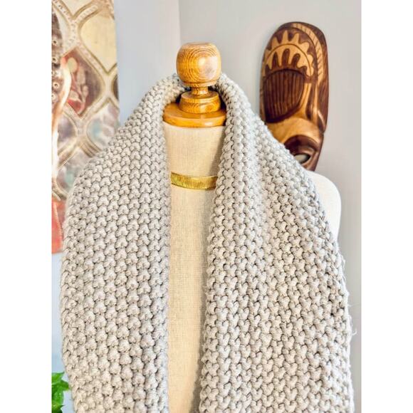 Handmade Gray Chunky Knit Infinity Scarf - Picture 2 of 5